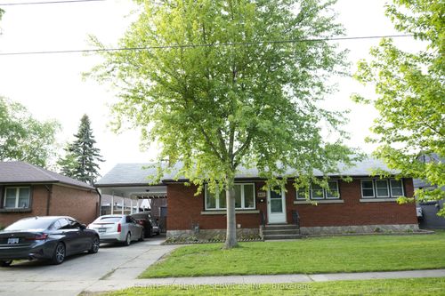 6671 Russell St, Niagara Falls, ON, L2J1P9 | Card Image