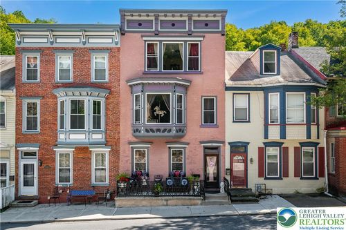 131 W Broadway, Jim Thorpe, PA, 18229-1930 | Card Image