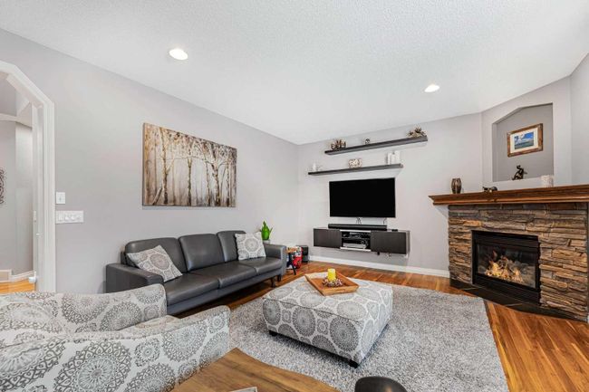 11 Chapala Terrace Se, Home with 4 bedrooms, 3 bathrooms and 4 parking in Calgary AB | Image 22