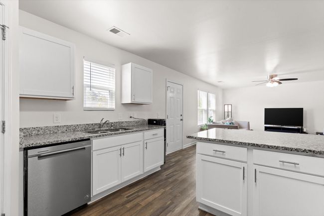 140 Middleton Ct, Home with 4 bedrooms, 2 bathrooms and 2 parking in Chatsworth GA | Image 8