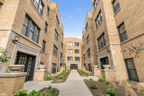 3-7626 N Eastlake Ter, Chicago, IL, 60626-1438 | Card Image