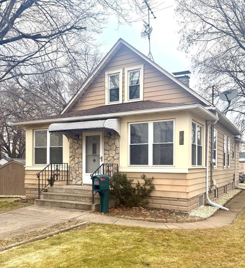 507 2nd Ave Sw, Forest Lake, MN, 55025-1432 | Card Image