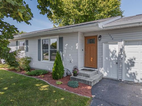1550 Locust Ln, Prairie Du Sac, WI, 53578-1374 | Card Image