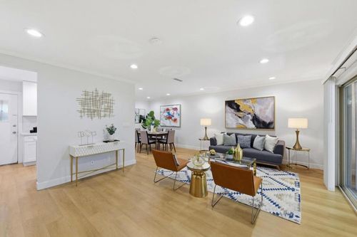 f-209 E Red Oak Drive, Sunnyvale, CA, 94086 | Card Image