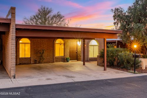 447 W Calle Lago, Tucson, AZ, 85704-3913 | Card Image