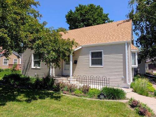 918 N 3rd St, Montevideo, MN, 56265-1318 | Card Image