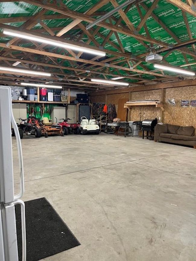 Garage Pole Barn | Image 33
