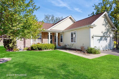 376 Willow Rd, Lakemoor, IL, 60051-8667 | Card Image