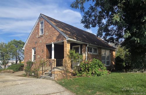 924 aka 928 Mile Square Road, Yonkers, NY, 10704 | Card Image