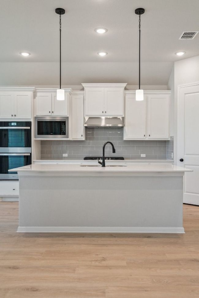 280 Treadwell Ln, House other with 3 bedrooms, 2 bathrooms and 4 parking in Kyle TX | Image 7