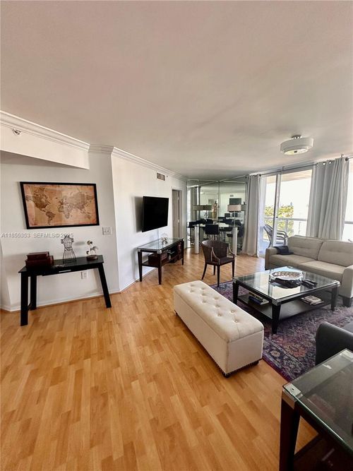 806-6301 Collins Ave, Miami Beach, FL, 33141-4627 | Card Image