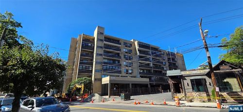 555 Gorge Rd, Cliffside Park, NJ, 07010-2245 | Card Image