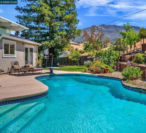 33 El Molino Dr, Clayton, CA, 94517-1705 | Card Image
