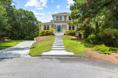 9804 Heath Pl, Emerald Isle, NC, 28594-1834 | Card Image