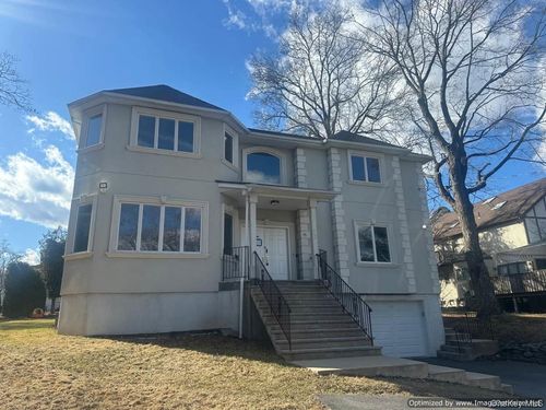 73 W Maple Ave, Monsey, NY, 10952-2940 | Card Image