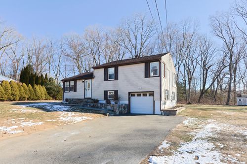 6 Woodbridge Manor Road, Ansonia, CT, 06401 | Card Image