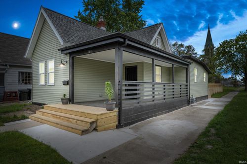 1901 Linden Ave, South Bend, IN, 46628-2302 | Card Image
