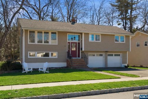 11 Willow Terrace, Verona, NJ, 07044 | Card Image