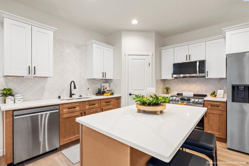 5861 W 40th Ct, Kennewick, WA, 99338 | Card Image
