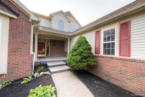 4269 Warrington Dr, Wixom, MI, 48393-4408 | Card Image