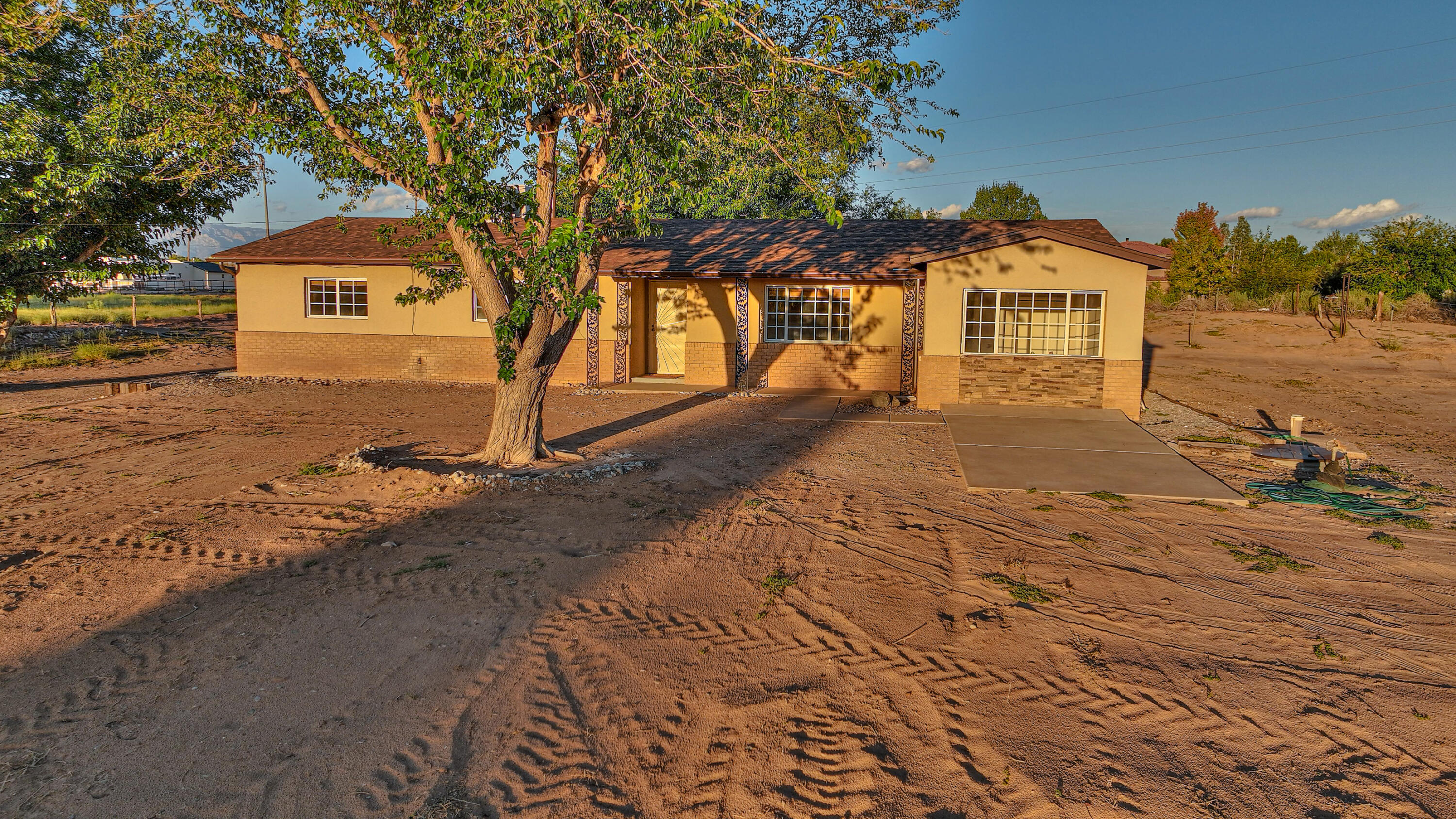 Cresswell Rd, Albuquerque, NM 87105