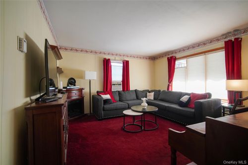 1743 Asharoken Blvd, Bay Shore, NY, 11706-3804 | Card Image