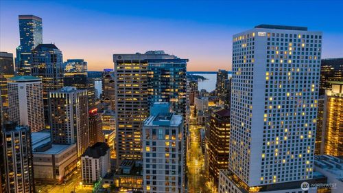 apt-1903-737 Olive Way, Seattle, WA, 98101-3745 | Card Image