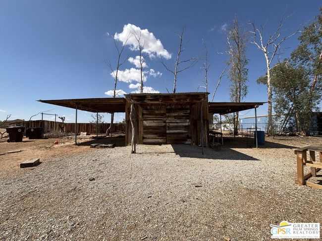 62922 Old Chisholm Trl, House other with 3 bedrooms, 2 bathrooms and 1 parking in Joshua Tree CA | Image 9