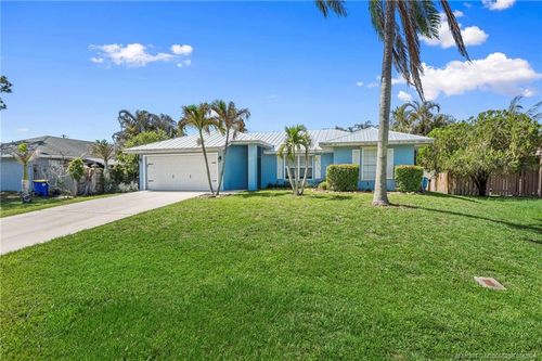 984 Nw 16th Pl, Stuart, FL, 34994-9618 | Card Image