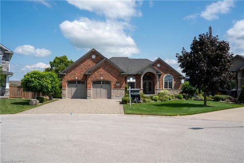 37 Oliver Cres, Thamesford, ON, N0M2M0 | Card Image