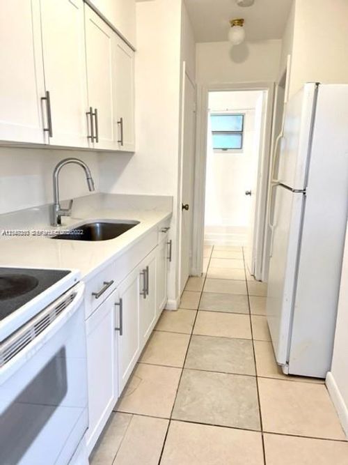 3-1204 Ne 5th Ave, Fort Lauderdale, FL, 33304-4923 | Card Image