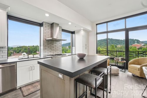 417-60 N Market St, Asheville, NC, 28801-8118 | Card Image