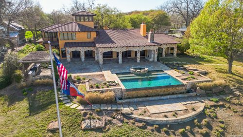 930 Lakeview Trl, Mcqueeney, TX, 78123-3438 | Card Image
