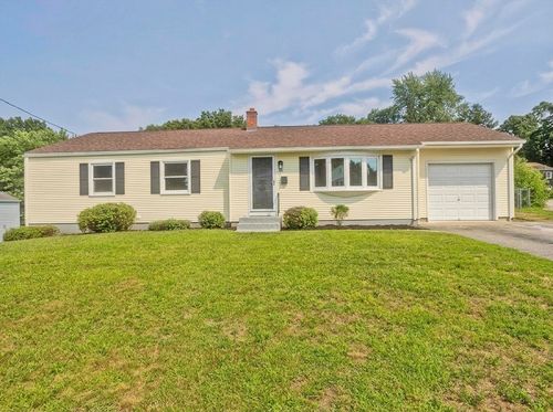 11 Mountainview St, Chicopee, MA, 01020-2124 | Card Image