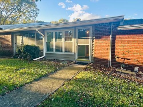 unit-d-261 Newcastle Ct, Ridge, NY, 11961-1537 | Card Image