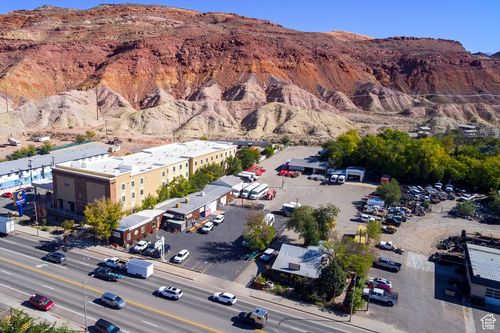 376 N Main St, Moab, UT, 84532-2345 | Card Image