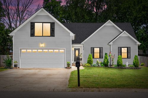 3873 Mackenzie Dr, Clarksville, TN, 37042-8641 | Card Image