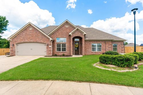 3211 Robbins Dr, Bryant, AR, 72022-8152 | Card Image