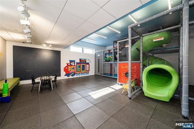 250 Gorge, House attached with 1 bedrooms, 1 bathrooms and null parking in Cliffside Park NJ | Image 17