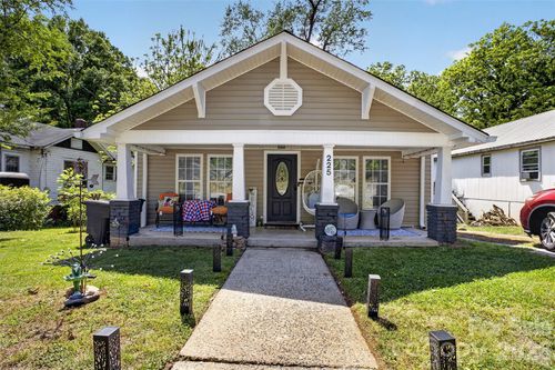 225 E End Avenue, Statesville, NC, 28677 | Card Image
