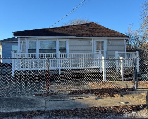 8 Shadynook St, Keansburg, NJ, 07734-1231 | Card Image