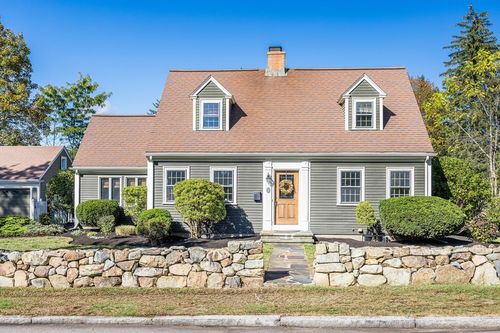 1 Pennsylvania Ave, Reading, MA, 01867-3852 | Card Image