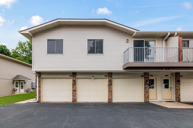 Front Entrance of the Unit 695 | Image 36