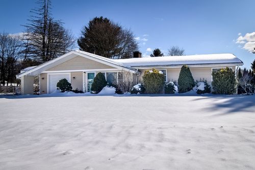 4 Tartufi Cir, Framingham, MA, 01701-7652 | Card Image