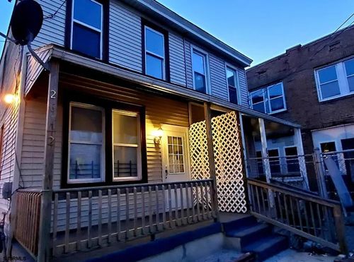 26 1/2 S Georgia Ave, Atlantic City, NJ, 08401-6648 | Card Image