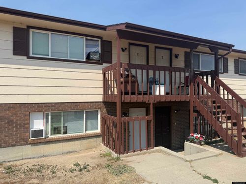 236 Curtis St, Evansville, WY, 82636-8571 | Card Image