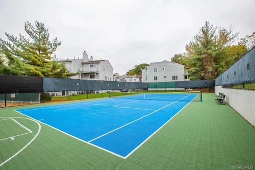 37a-240-46 Oak Park Dr, Little Neck, NY, 11362-2614 | Card Image