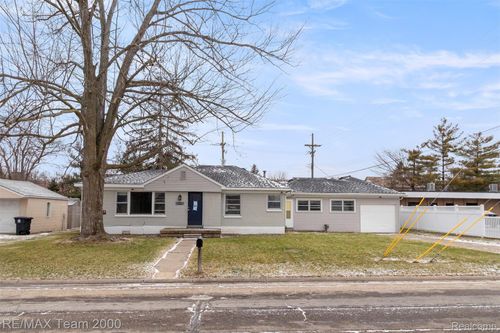 18943 Lathers St, Livonia, MI, 48152-3732 | Card Image