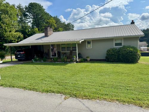 302 Buckingham Dr, Newport, TN, 37821-4304 | Card Image