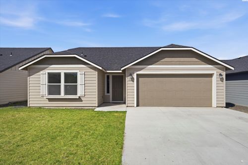1032 W Sequoia Rd, Moses Lake, WA, 98837-8016 | Card Image